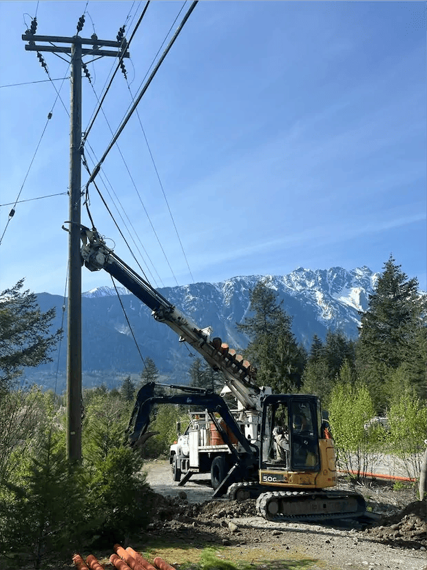 pole holding in action with metro power squash